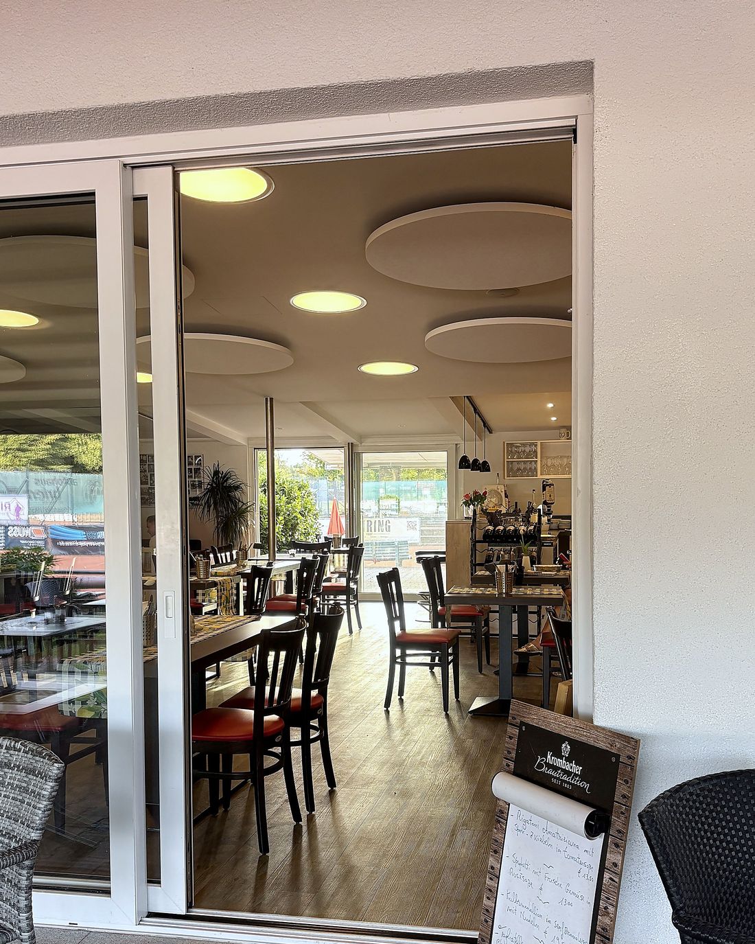 Eingang zur Trattoria von der Terrasse aus