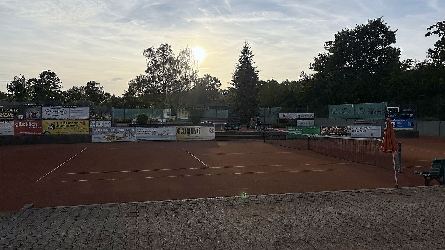 Abendstimmung über den Tennisplätzen